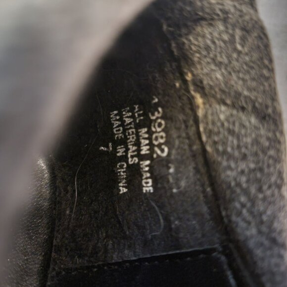 Newport News Easy Style Gray Mary Jane Shoes With Velcro Strap & Rubber Sole Siz - Picture 4 of 5